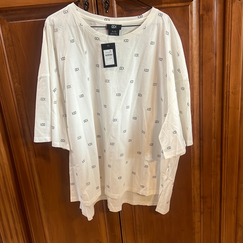 City Chic white tee shirt style top. Size XL